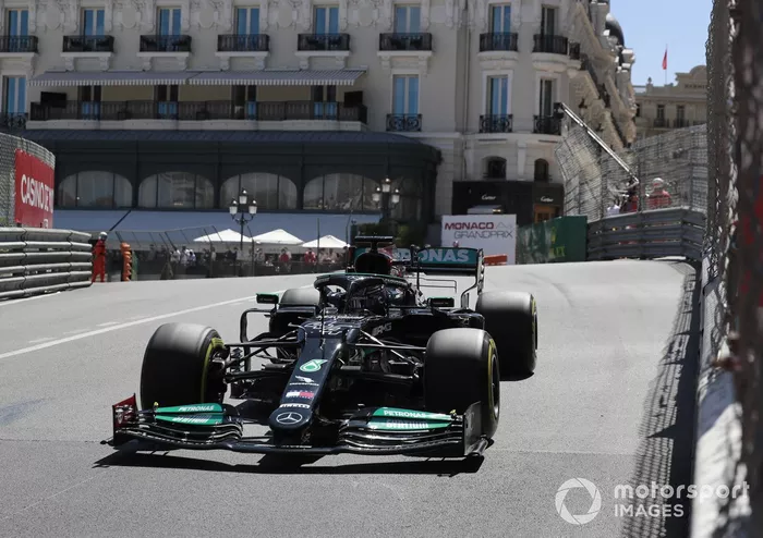 Lewis Hamilton, Mercedes W12