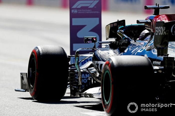Segundo puesto Lewis Hamilton, Mercedes, en Parc Ferme después de la clasificación
