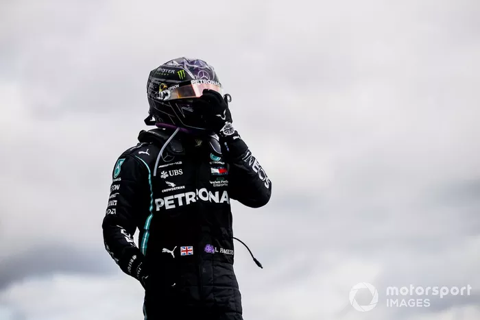 Ganador Lewis Hamilton, Mercedes F1 W11 en Parc Ferme 