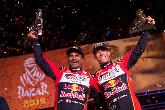 Podio: #301 Toyota Gazoo Racing Toyota Hilux: Nasser Al-Attiyah, Matthieu Baumel