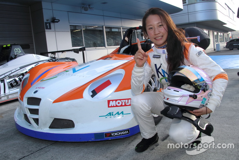 <img class="ms-flag-img ms-flag-img_s1" title="Japan" src="https://cdn-7.motorsport.com/static/img/cf/jp-3.svg" alt="Japan" width="32" /> Miki Koyama, 21 años