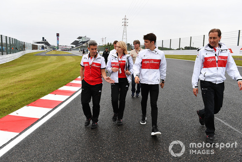 Charles Leclerc, Sauber walks the track with Xevi Pujolar, Sauber Head of Track Engineering and Ruth Buscombe, Sauber Race Strategist