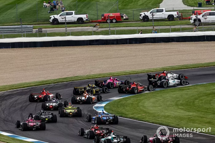 Graham Rahal, Rahal Letterman Lanigan Racing Honda, Christian Lundgaard, Rahal Letterman Lanigan Racing Honda, Scott McLaughlin, Team Penske Chevrolet, Alexander Rossi, Andretti Autosport Honda, Colton Herta, Andretti Autosport c/ Curb-Agajanian Honda, salida