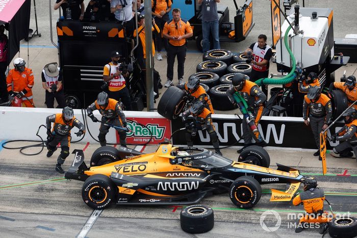 Patricio O'Ward, Arrow McLaren Chevrolet, pit stop