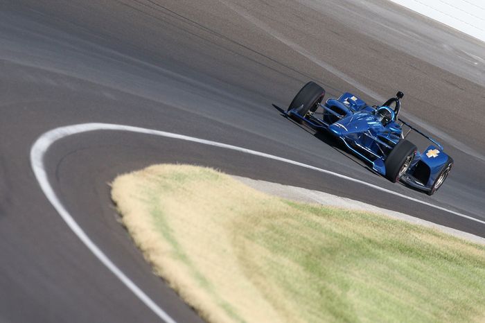 Juan Pablo Montoya prueba el Chevrolet IndyCar 2018