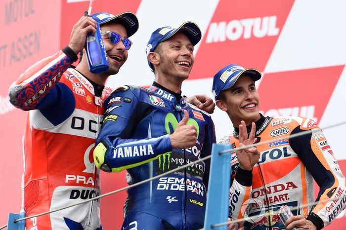Podio: segundo lugar Danilo Petrucci, Pramac Racing, ganador de la carrera Valentino Rossi, Yamaha F
