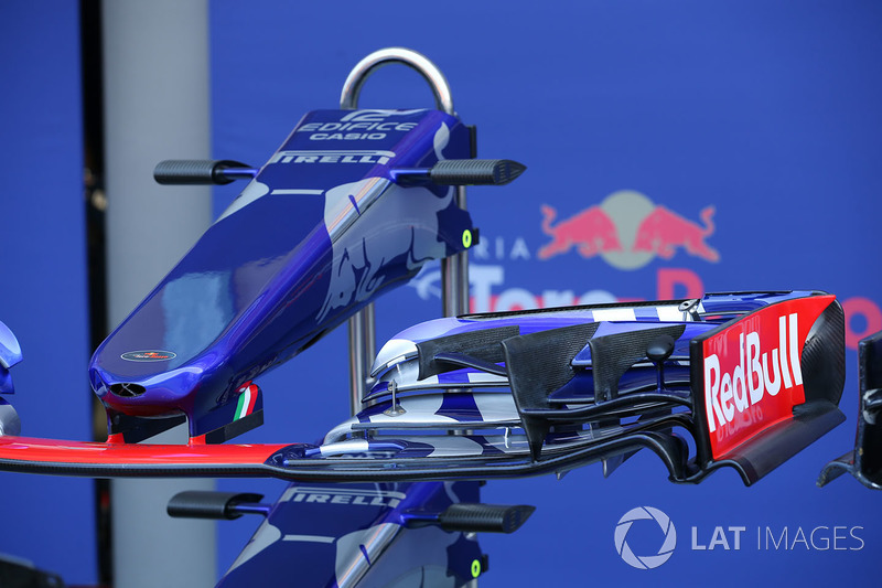 Scuderia Toro Rosso STR12: Frontpartie