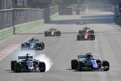 Ромен Грожан, Haas F1 Team VF-17, и Паскаль Верляйн, Sauber C36