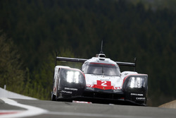 #2 Porsche Team Porsche 919 Hybrid: Timo Bernhard, Earl Bamber, Brendon Hartley