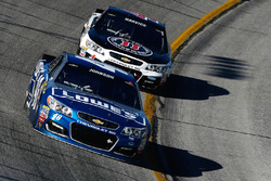 Jimmie Johnson, Hendrick Motorsports Chevrolet, Kevin Harvick; Stewart-Haas Racing Chevrolet