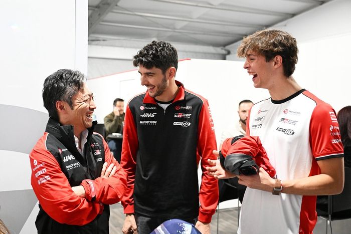 Esteban Ocon, Haas F1 Team, Oliver Bearman, Haas F1 Team