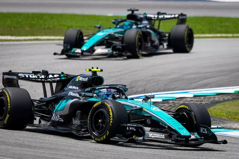 Andrea Kimi Antonelli, Mercedes; George Russell, Mercedes