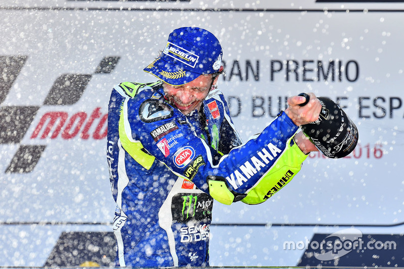 Rossi retrouve la victoire
