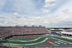Lewis Hamilton, Mercedes AMG F1 W07 Hybrid