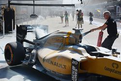 El coche de quemado de Kevin Magnussen, Renault Sport F1 Team RS16