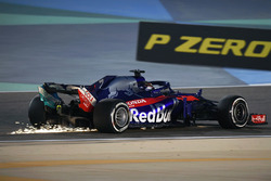 Brendon Hartley, Scuderia Toro Rosso STR13 lâche des étincelles