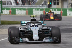Valtteri Bottas, Mercedes AMG F1 W09, Max Verstappen, Red Bull Racing RB14