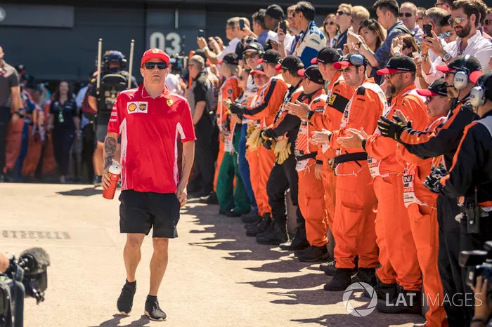 Kimi Raikkonen, Ferrari, en el desfile de pilotos