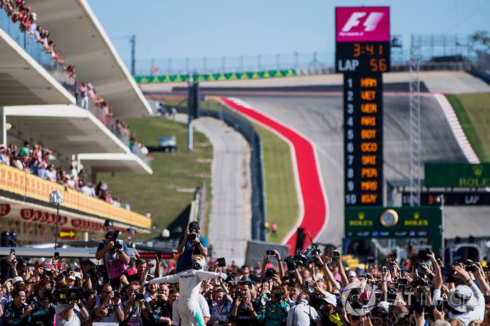 EEUU: 258.000 espectadores; -11'889