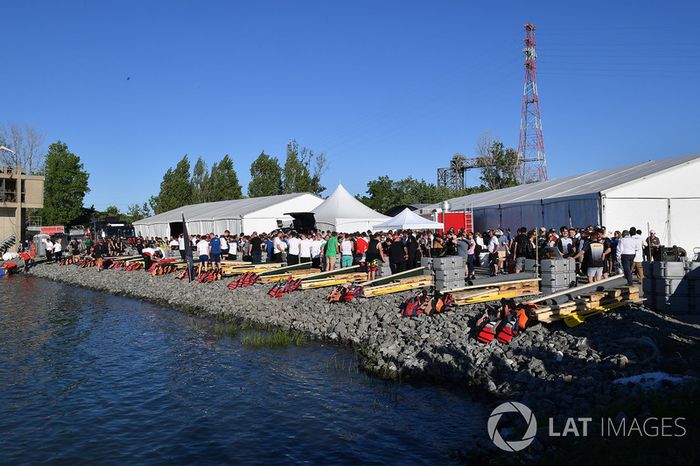 La carrera de balsas