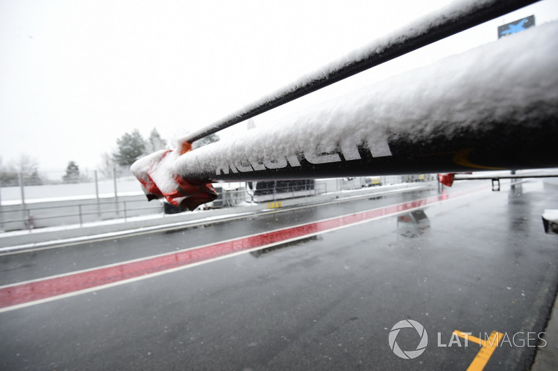 McLaren pit box as snow stops testing on day three