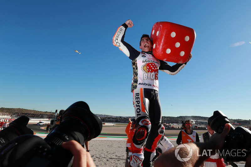 5. Campeón del mundo Marc Márquez, Repsol Honda Team celebrate