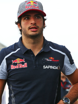 Карлос Сайнс-мол., Scuderia Toro Rosso