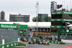Себастьян Феттель, Ferrari SF16-H лідирує на старті гонки