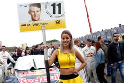 Chica de la parrilla para Marco Wittmann, BMW Team RMG, BMW M4 DTM