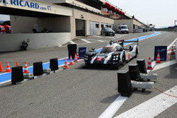 #2 Porsche Team Porsche 919 Hybrid: Romain Dumas, Neel Jani, Marc Lieb