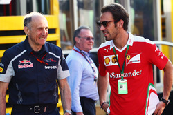(L naar R): Franz Tost, Scuderia Toro Rosso Teambaas met Jean-Eric Vergne, Ferrari Test- en ontwikke