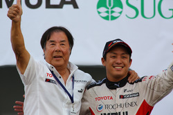 関口雄飛と星野一義監督(ITOCHU ENEX TEAM IMPUL)