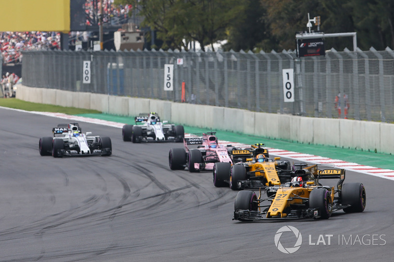 Nico Hulkenberg, Renault Sport F1 Team RS17, Carlos Sainz Jr., Renault Sport F1 Team RS17, Sergio Perez, Sahara Force India F1 VJM10, Felipe Massa, Williams FW40, Lance Stroll, Williams FW40