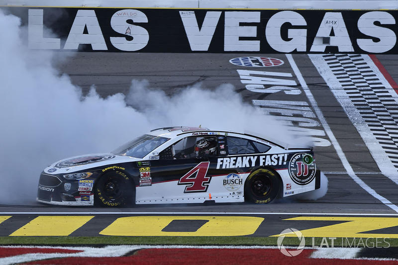 Ganador, Kevin Harvick, Stewart-Haas Racing, Ford