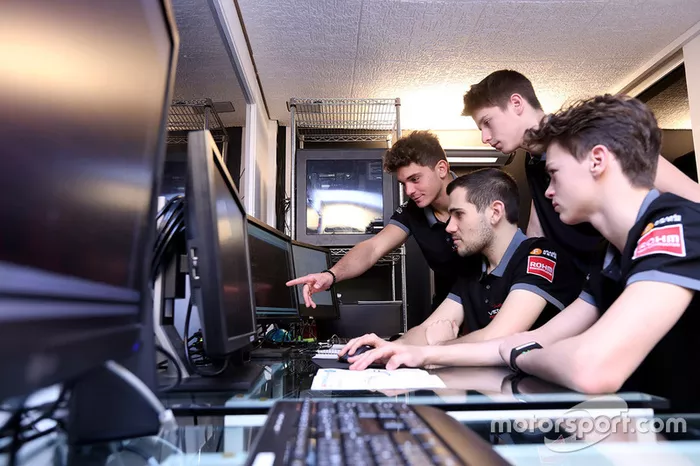 Miembros de la academia de Venturi Electric