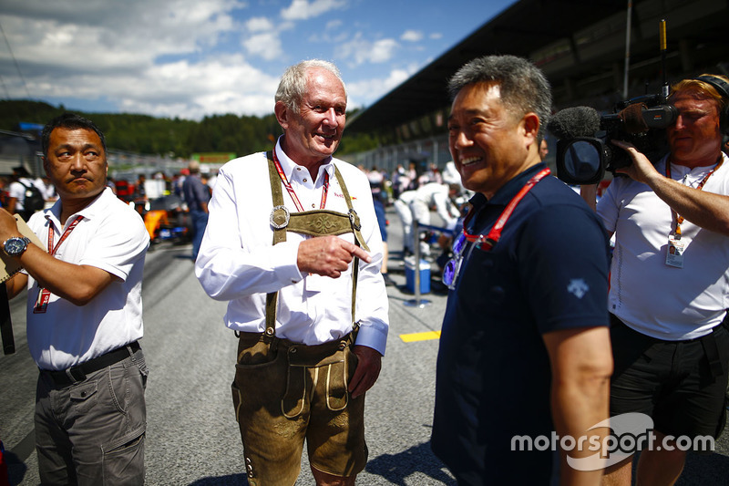 Консультант Red Bull Racing Гельмут Марко, генеральний директор Honda Motorsport Масасі Ямамото