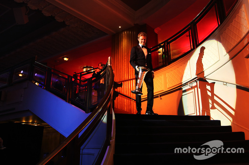 6. El campeón del mundo Nico Rosberg, Mercedes AMG F1