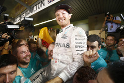 Nico Rosberg, Mercedes AMG F1 feiert seinen WM-Titel mit dem Team