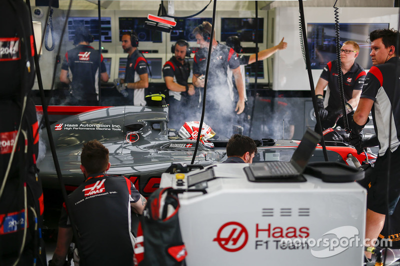 Kevin Magnussen, Haas F1 Team, in the garage