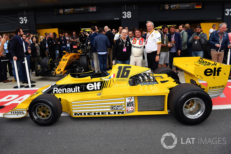 Jerome Stoll, Director de Renault Sport F1 y René Arnoux, Renault RS01