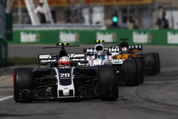 Кевин Магнуссен, Haas F1 Team VF-17, Лэнс Стролл, Williams FW40, Нико Хюлькенберг, Renault Sport F1
