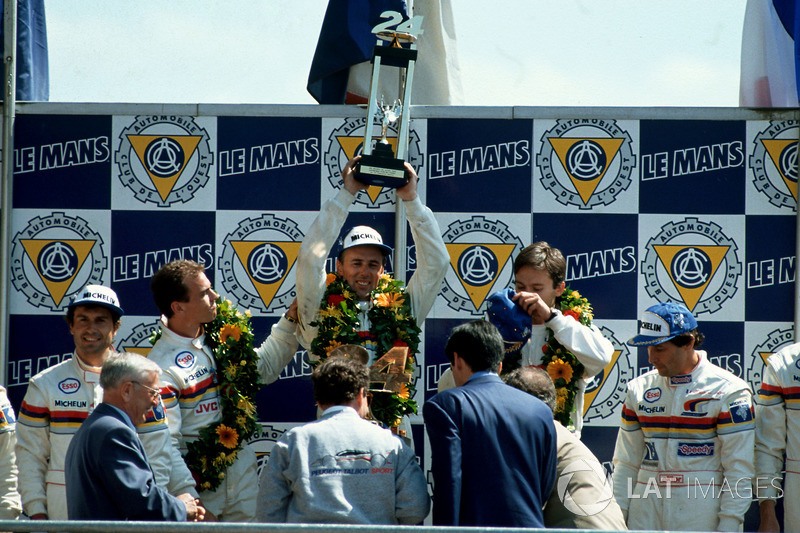 Podyum: Christophe Bouchut, Geoff Brabham, Eric Helary, Peugeot 905C