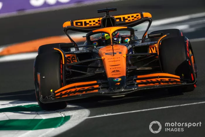 Oscar Piastri, McLaren MCL38 