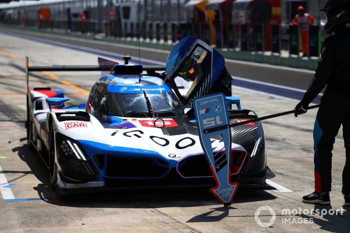 #15 BMW M Team Wrt BMW M Hybrid V8: Dries Vanthoor, Raffaele Marciello, Marco Wittmann