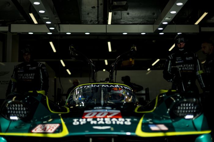 #007 Aston Martin Thor Equipo Aston Martin Valkyrie: Harry Tincknell, Tom Gamble, Ross Gunn