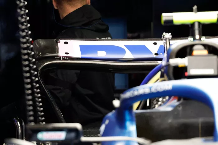 Alpine A523 detalle trasero