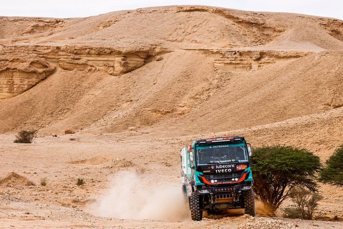 #524 Petronas Team De Rooy Iveco: Mitchel Van Den Brink, Rijk Mouw, Bert Donkelaar