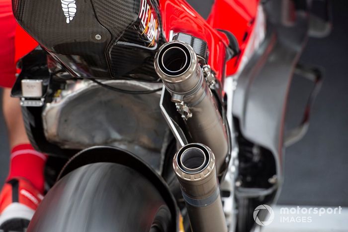 Detalle de la moto de Ducati Team 