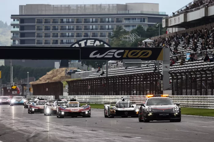 Safety car on track