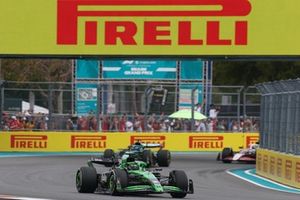 Nico Hulkenberg, Sauber, Lance Stroll, Aston Martin Racing